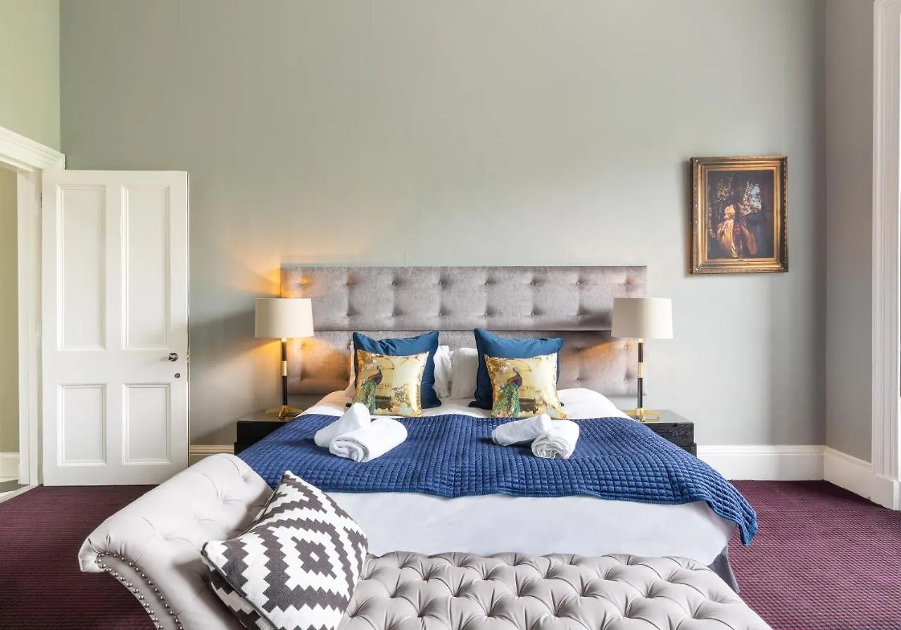 Edinburgh Castle Suite @ The Edinburgh Address Daire